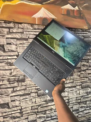 Laptop Dell Precision 7730 32GB Intel Xeon SSD 256GB