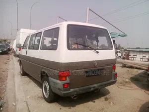 Volkswagen Transporter 2000 White