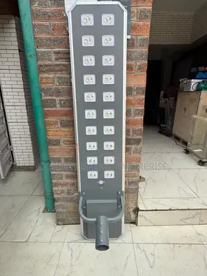 A 140-Watt 20 Eyes Ae Mem Solar Street Light