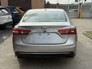Toyota Avalon XLE FWDSedan (3.6L 6cyl 6A) 2016 Silver