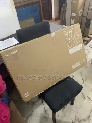 Entertainment That Fits Your Space Samsung 32-Inch Smart Tv