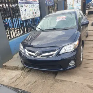 Toyota Corolla LE 4dr Sedan (1.8L 4cyl 4A) 2013 Blue