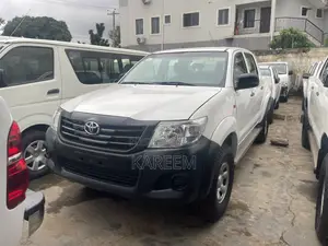 Toyota Hilux SR5 4x4 2014 White