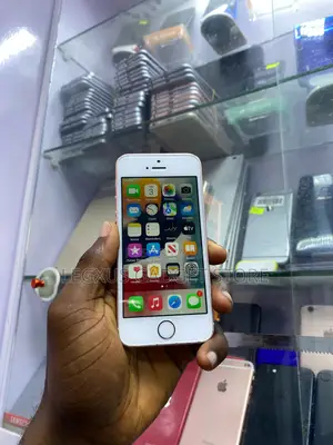 Apple iPhone SE 32 GB Rose Gold
