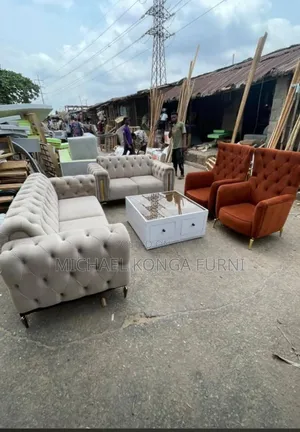 Beautiful 7 Seater Sofa With Center Table