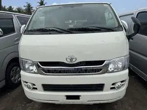 Toyota HiAce 2016 White