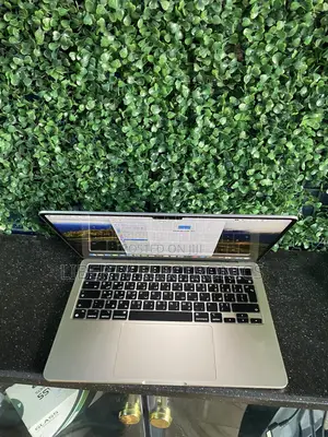 Laptop Apple MacBook Air 2022 M2 16GB Apple M2 SSD 1T