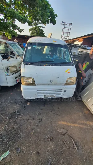 Suzuki Every 2010