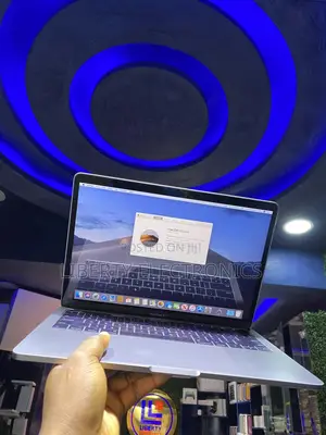 Laptop Apple MacBook Pro 2017 8GB Intel Core I5 SSD 512GB