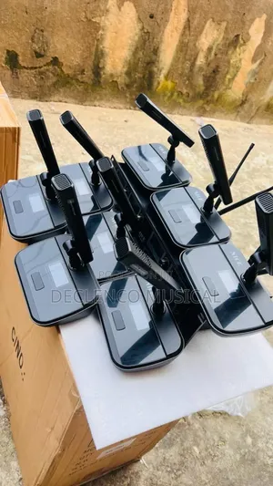 8 in 1 Portable Wireless Professional Conference Microphone