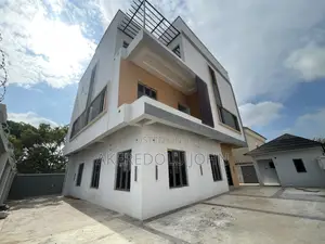 7bdrm Duplex in Utako for sale