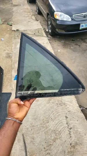 E350 2013 Door Vent Glass Available We Install