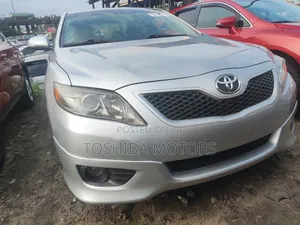 Toyota Camry SE V6 4dr Sedan (3.5L 6cyl 6A) 2011 Silver