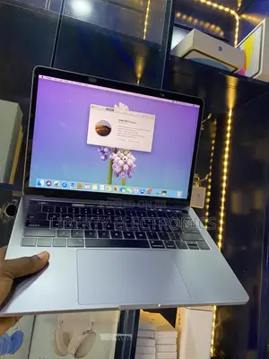 Laptop Apple MacBook Pro 2017 16GB Intel Core I5 SSD 512GB
