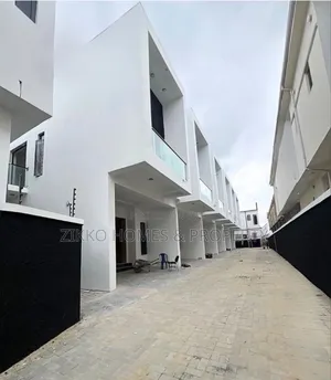 3bdrm Townhouse/Terrace in Ikota Gra, Lekki for sale