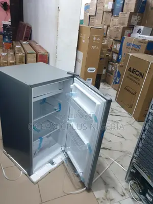 Aeon Ars100g - Quiet, Compact Lockable 90l Sd Refrigerator