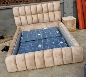 4.5 by 6 Bubble Bed With 1 Bedside Drawer