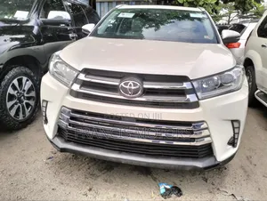 Toyota Highlander Limited Platinum 4dr SUV AWD (3.5L 6cyl 6A) 2015