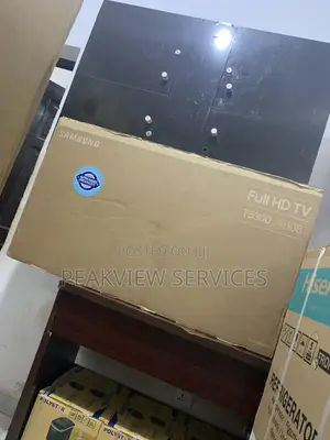 Samsung 43-Inch Uhd Smart Tv With HDR and Voice Control