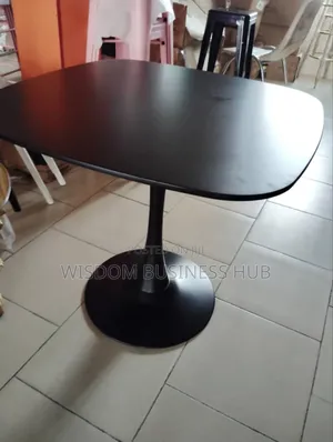 Coffee/Side Stool for Homes and Offices