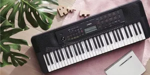 Yamaha Keyboard PSR E283 With Original Adapter