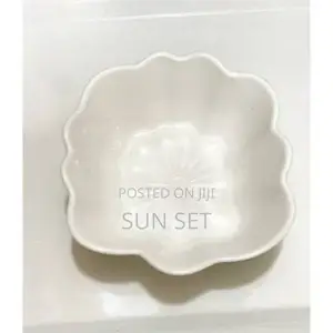 Flower Shape Ceramic Plates - 6 Pieces