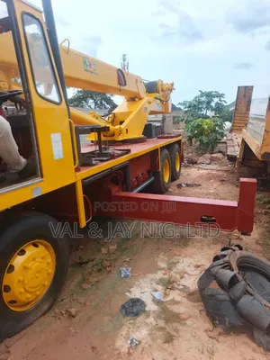 30 Tons Iveco All Terrain Motor Crane - Foreign Use