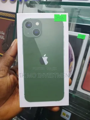New Apple iPhone 13 256 GB Green
