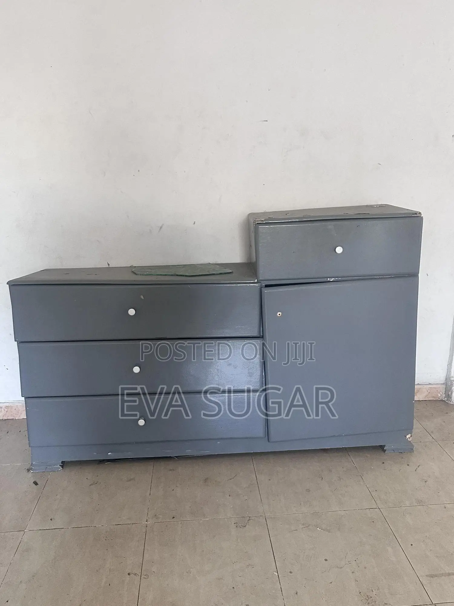Drawer/Wardrobe