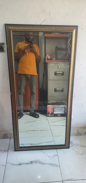 4 Feel Dressing Mirror