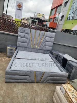Luxury 5ft Tall Family King Size Bed.