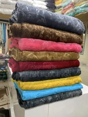 Soft and Fluffy Throw Blanket (Large Size)