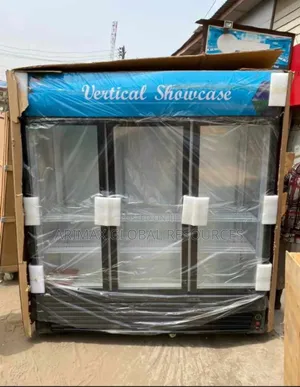 Quality 3 Doors Beverage Chiller /Drinks Chiller