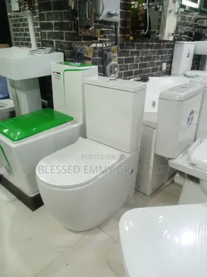 Original Round Shape Wc With the Wash Hand Basin