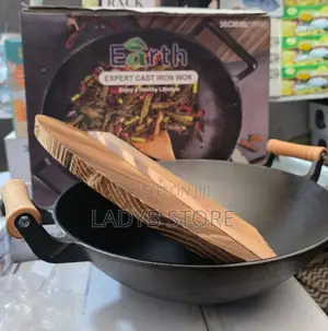 36cm Cast Iron Wok Pan