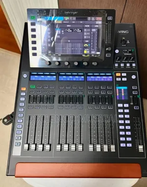 Behringer Wing Combat 16 Channel Live Recording Mixer