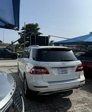 Mercedes-Benz M Class ML350 4MATIC 4dr SUV AWD (3.5L 6cyl 7A) 2014