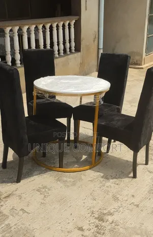 Brand New 4 Seaters Faux Marble Dinning With Iron Stand
