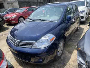Nissan Versa 1.8 SL Hatchback 2007 Blue