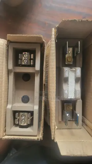 Stanley 200amps Fuse and Base Cutout Switches