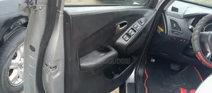 Hyundai Tucson GLS AWD 2011 Silver
