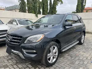 Mercedes-Benz M Class ML350 4MATIC 4dr SUV AWD (3.5L 6cyl 7A) 2015 Gray