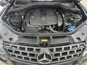 Mercedes-Benz M Class ML350 4MATIC 4dr SUV AWD (3.5L 6cyl 7A) 2015 Gray