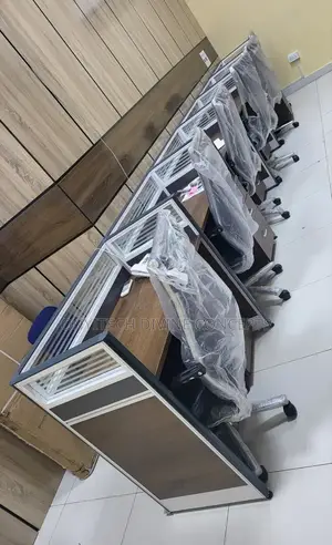 Side by Side 2 Seaters Glass Workstation