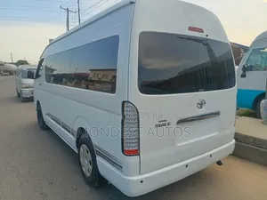 Toyota Grand HiAce 2016 White