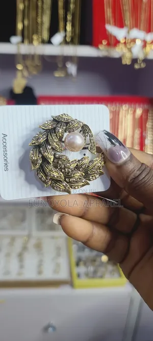 Vintage Pearl Mix Brooch