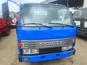 Toyota Dyna 200