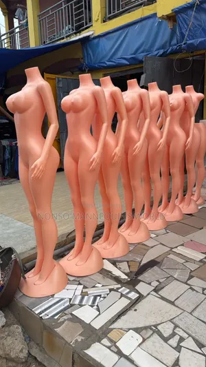 Head Less Female Plastic Big Bum Bum Mannequin
