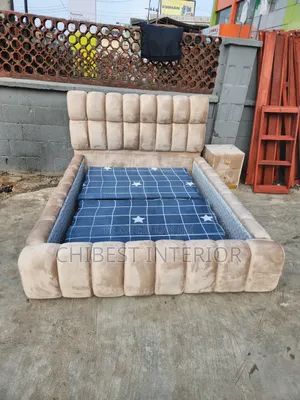 Upholstery Padded 4.5by6 Bed.