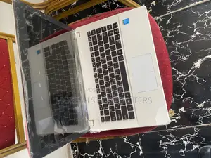New Laptop Asus 4GB Intel SSHD (Hybrid) 320GB